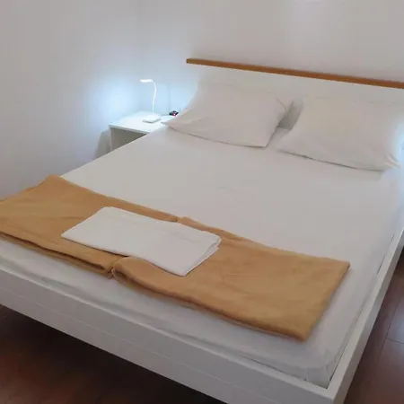 Apartment Orhideja *