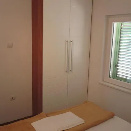Apartment Orhidea Primosten