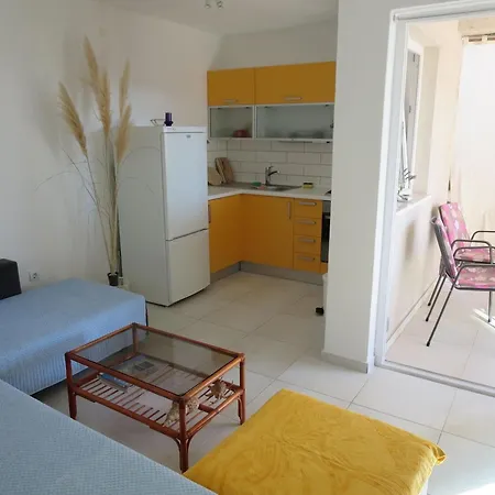 Orhideja Apartment *